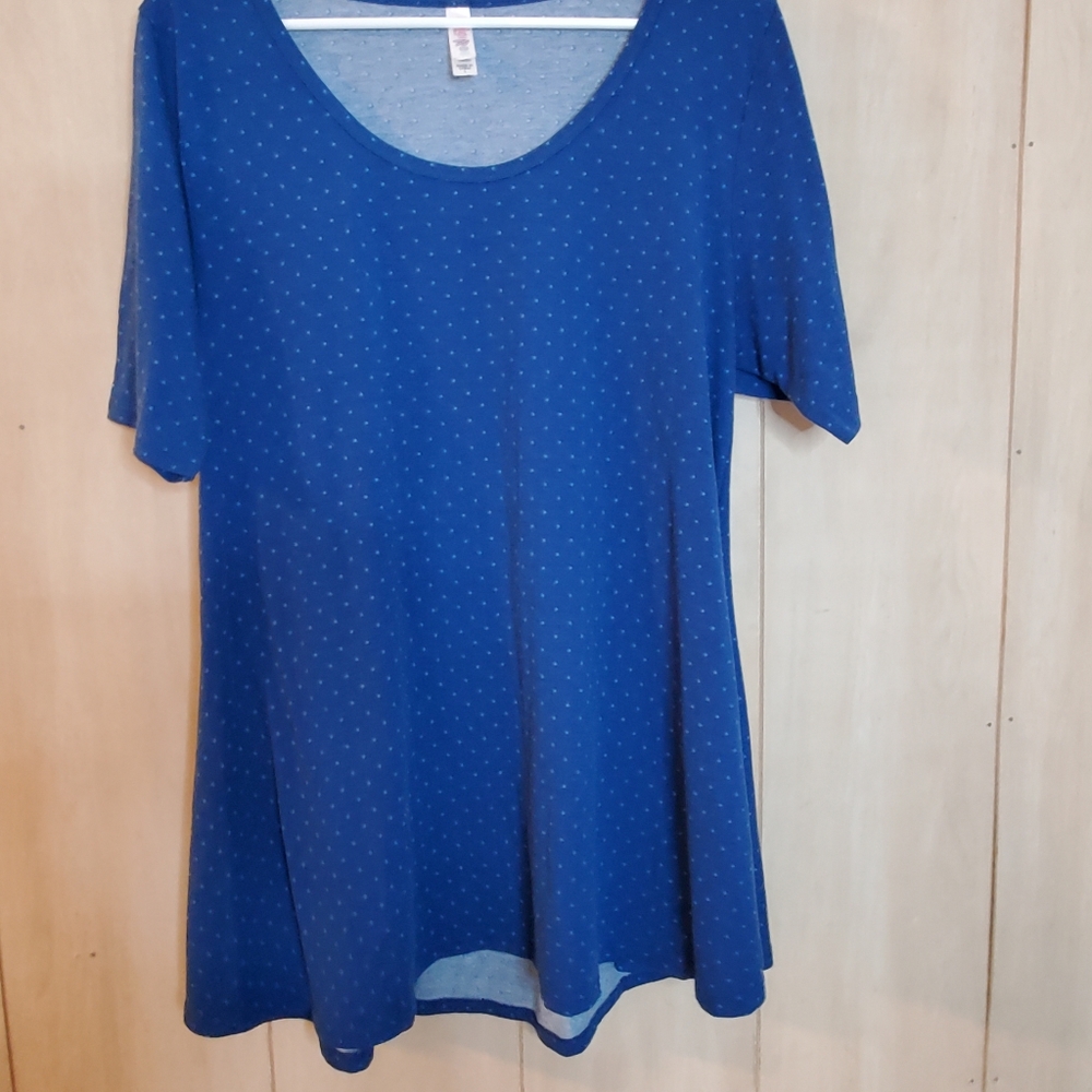 Lula Roe Pull Over Shirt Size L